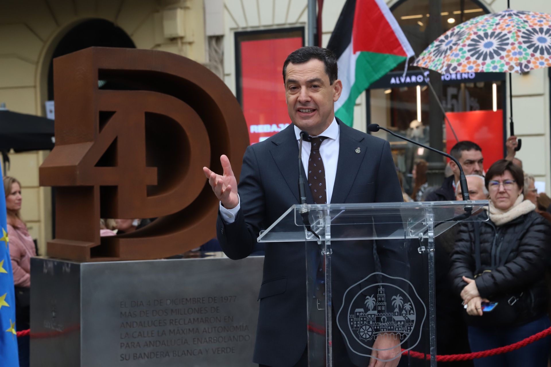 En imágenes, la inauguración de la escultura del 4D en Córdoba