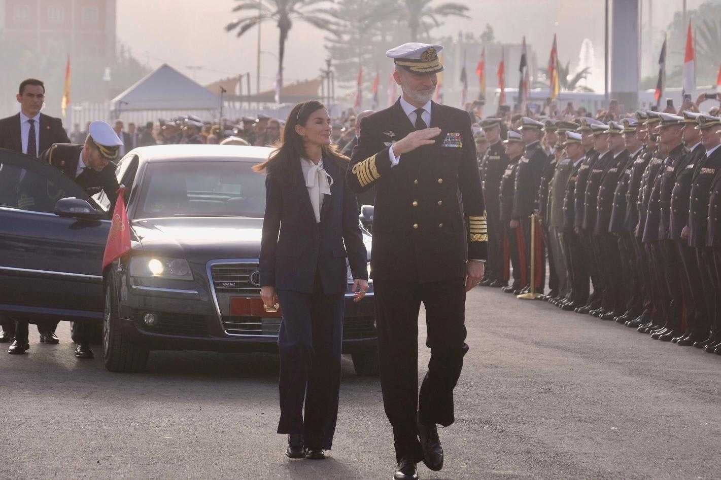 Sus Majestades los Reyes a su llegada para despedir a su hija Leonor y presidir la partida del Buque escuela Juan Sebastián de Elcano