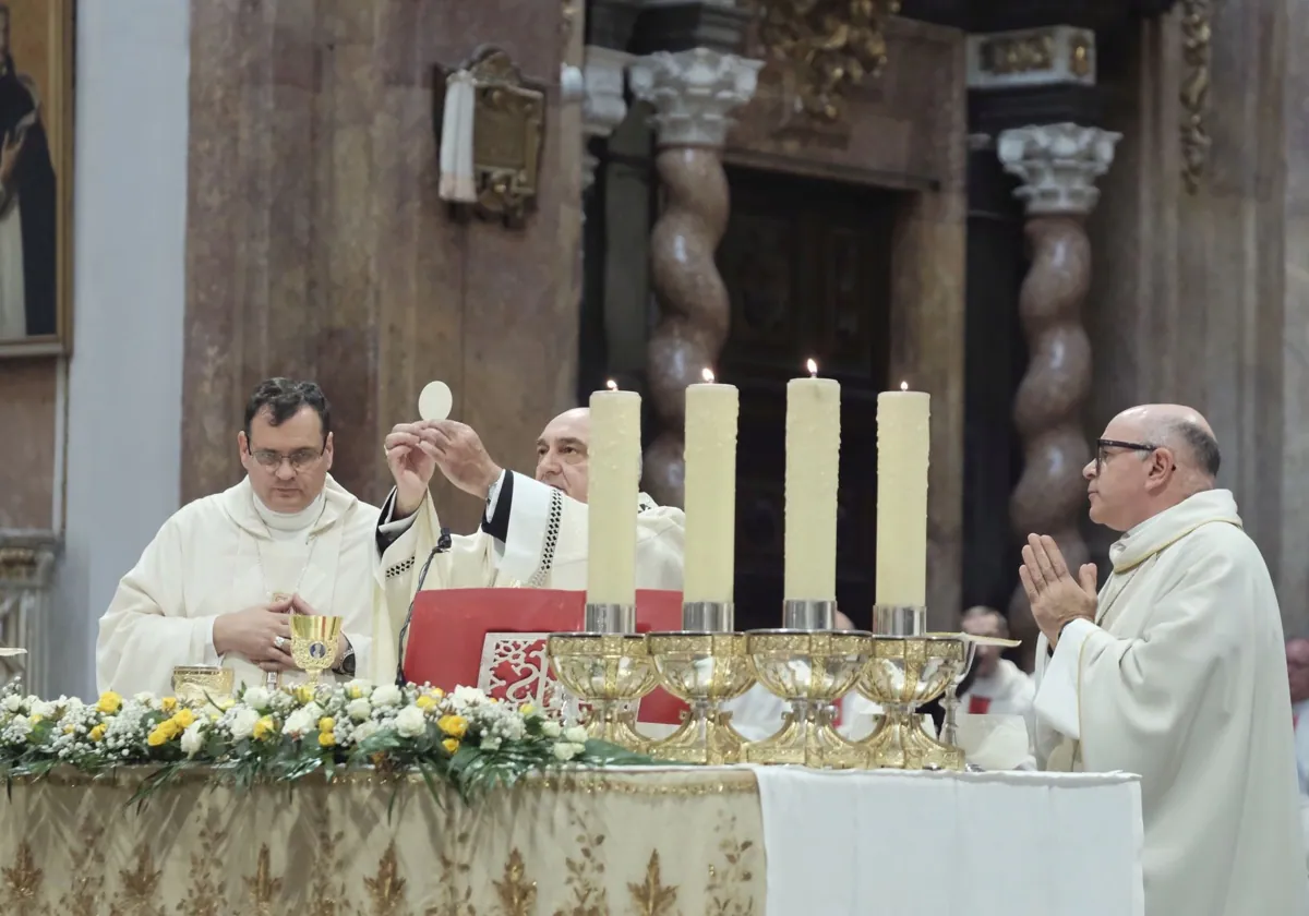 Imagen de la misa de ordenación episcopal celebrada este sábado en la Catedral de Valencia