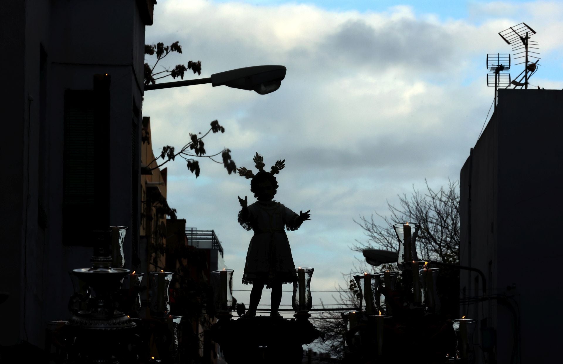 La procesión del Dulce Nombre de Jesús en Córdoba, en imágenes