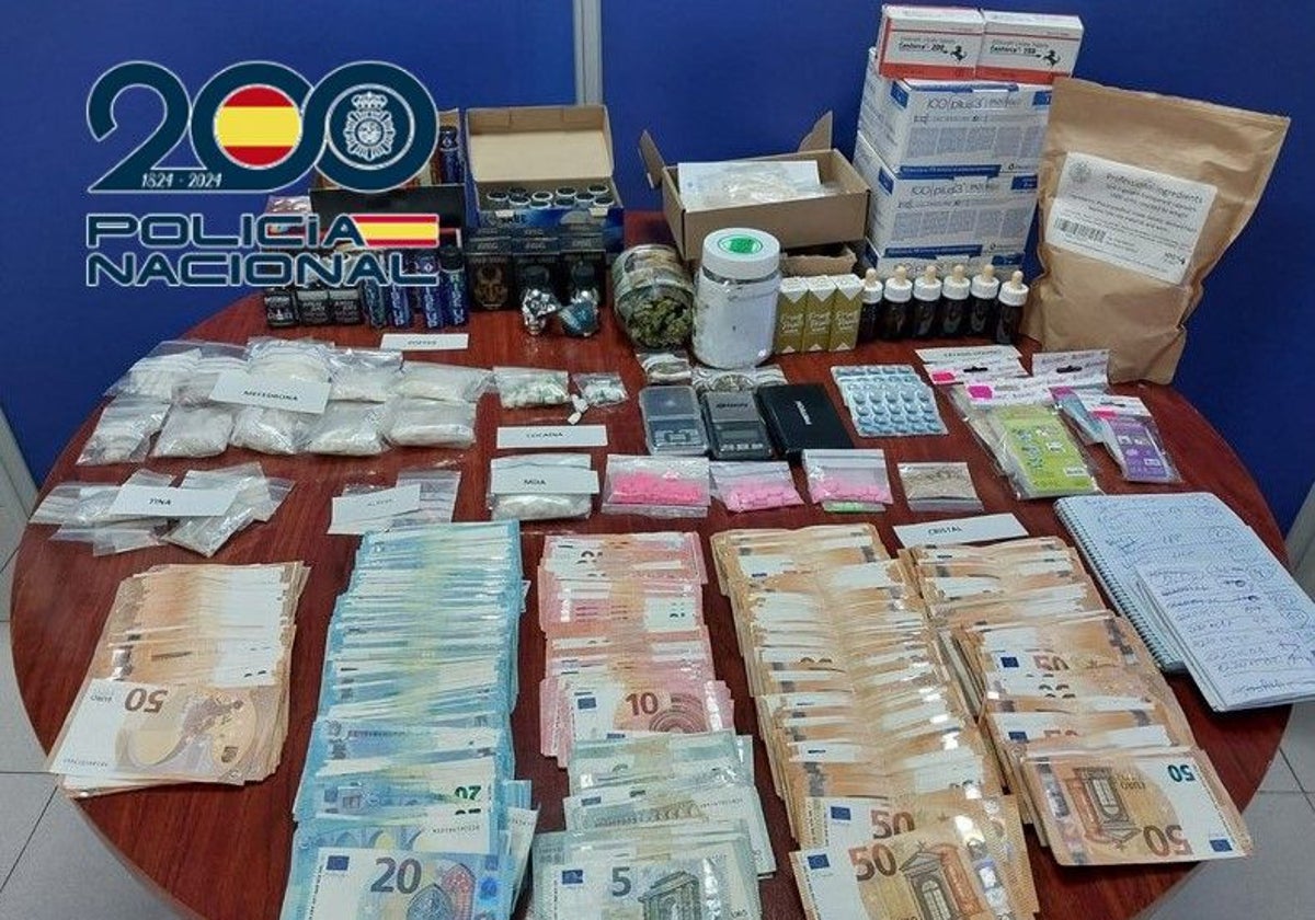 Imagen de las sustancias y el dinero hallados en una vivienda de Valencia usada como punto de venta de drogas
