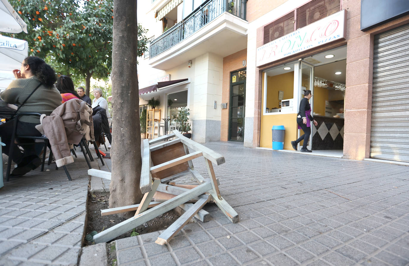 Los desperfectos de la batalla entre ultras del Córdoba CF y el Almería, en imágenes