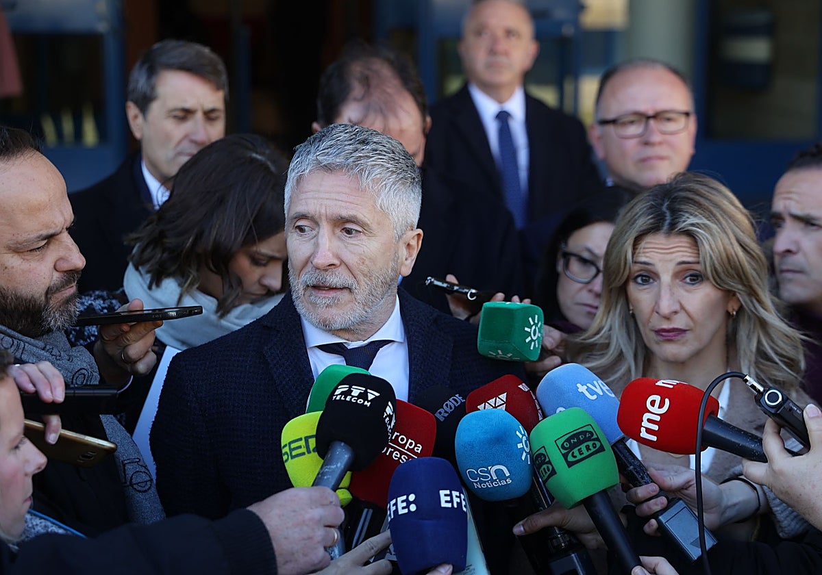 Fernando Grande-Marlaska y Yolanda Díaz, en el acto en la Prisión de Córdoba