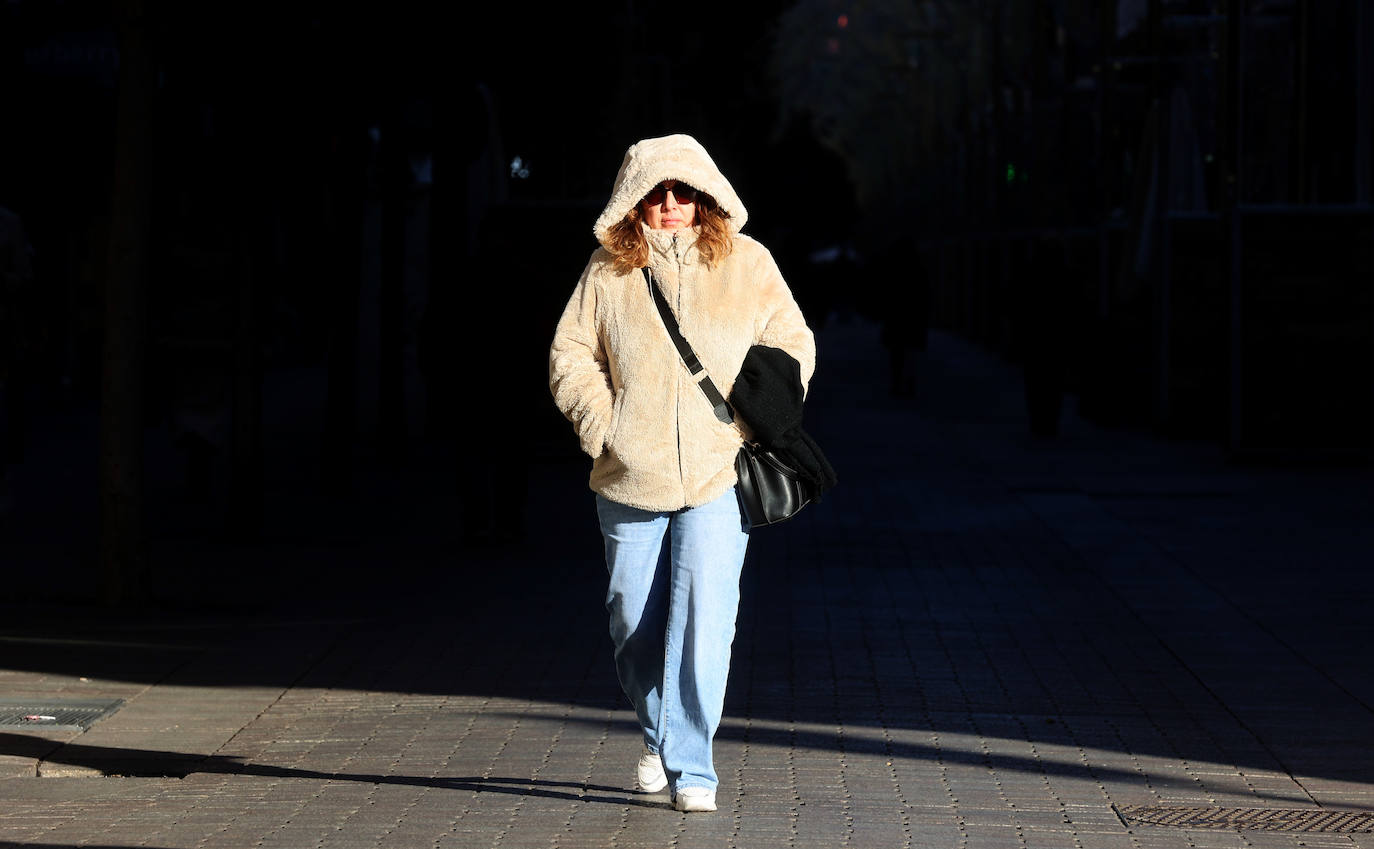 El frío extremo se cuela en las calles de Córdoba, en imágenes