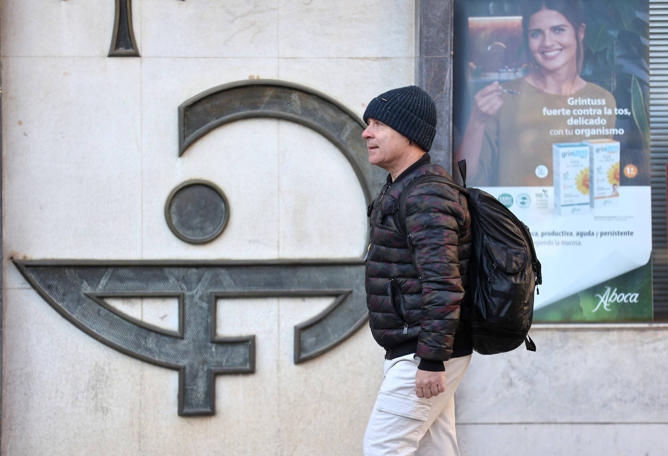 El frío extremo se cuela en las calles de Córdoba, en imágenes