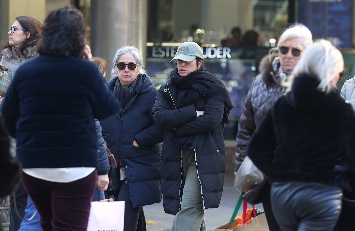 El frío extremo se cuela en las calles de Córdoba, en imágenes