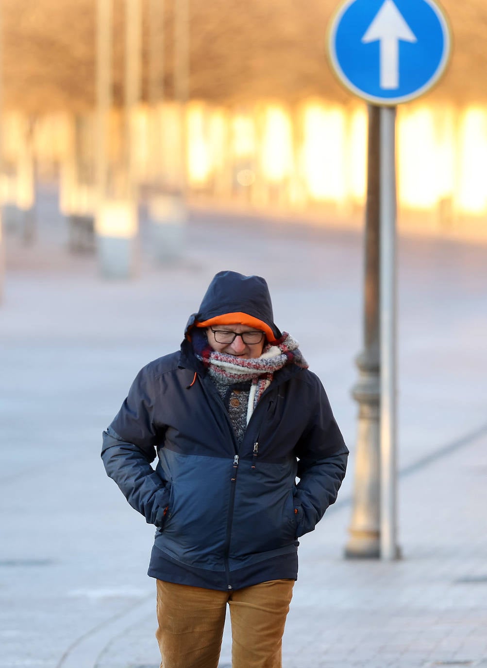 El frío extremo se cuela en las calles de Córdoba, en imágenes