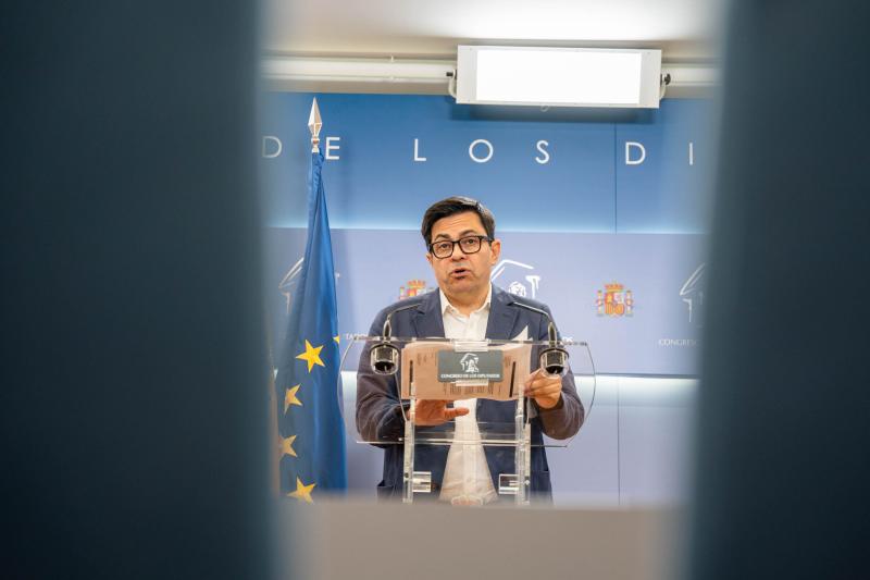 Sumar se inclina por rechazar la cuestión de confianza, aunque exige al PSOE «gestos» hacia Puigdemont