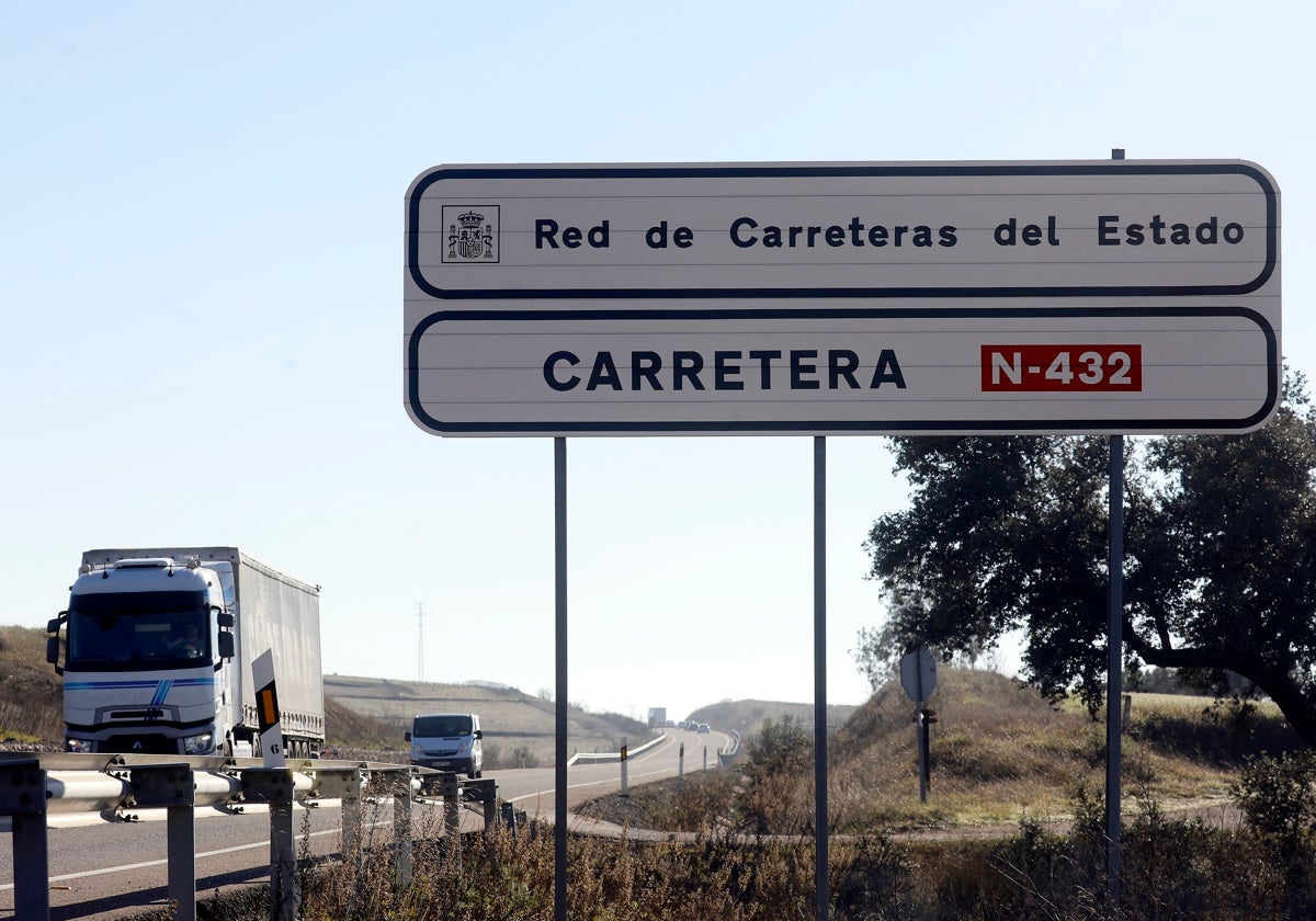 Accidente Córdoba: muere un motorista de 61 años al chocar con un coche en la N-432 en Villaharta