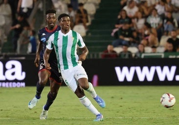 Marvel apunta al lateral izquierdo del Córdoba CF en la visita a Castellón