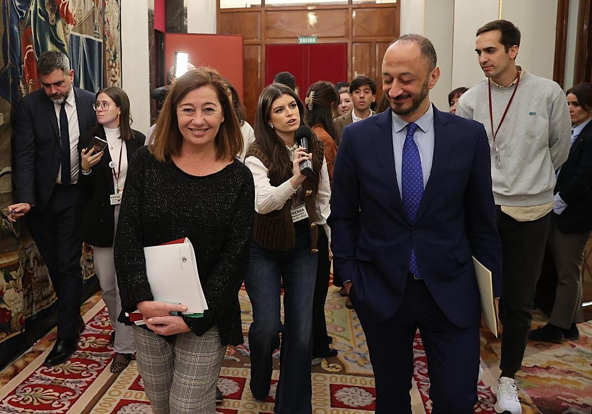 Armengol y Gómez de Celis, ayer, al término de la reunión de la Mesa