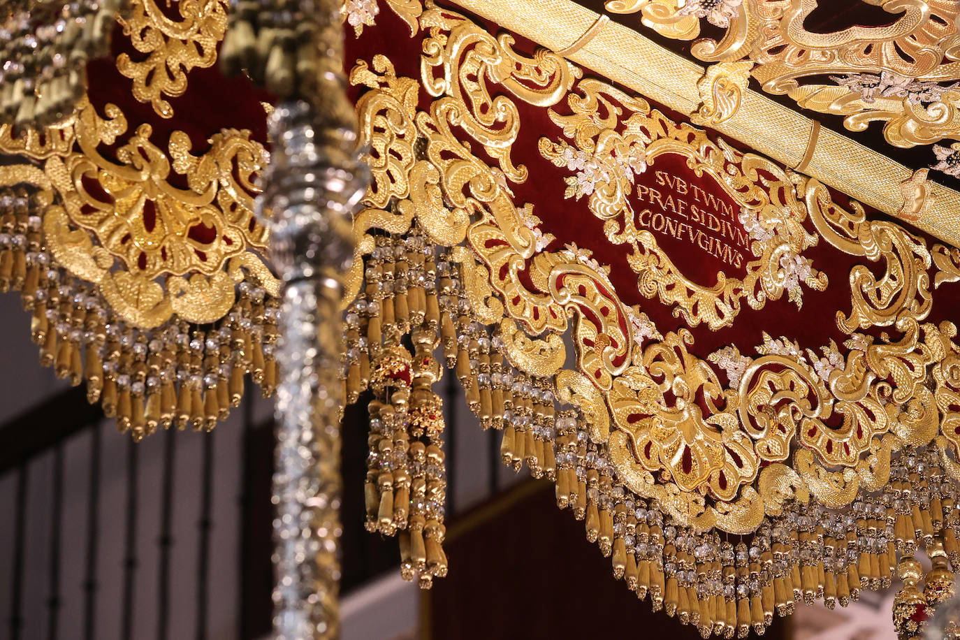 La presentación de las bambalinas interiores del palio de la Candelaria de Córdoba, en imágenes