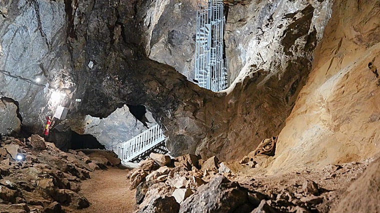 Interior de la mina de que alberga la Geoda de Pulpí