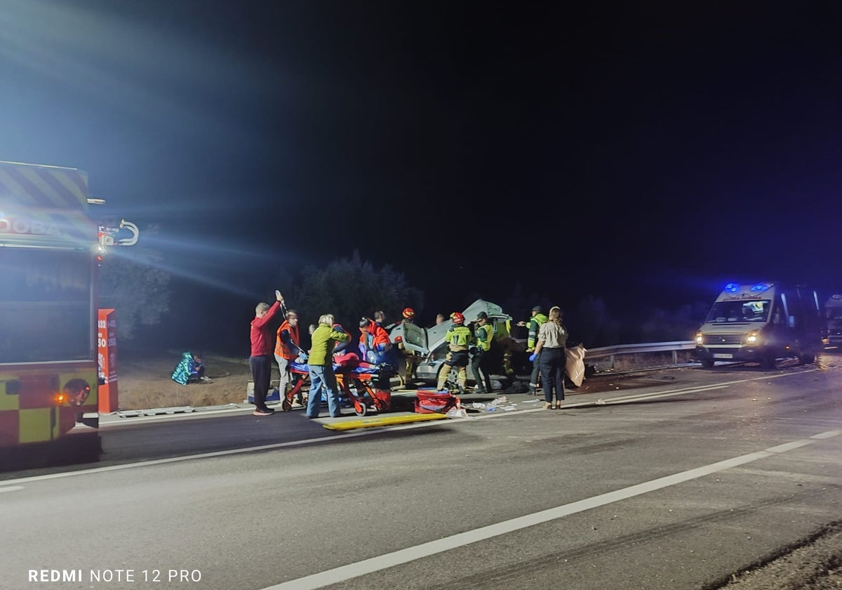 Bomberos en el lugar de los hechos