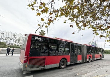 Un conductor de bus salva de una agresión sexual de tres hombres a una adolescente de 15 años