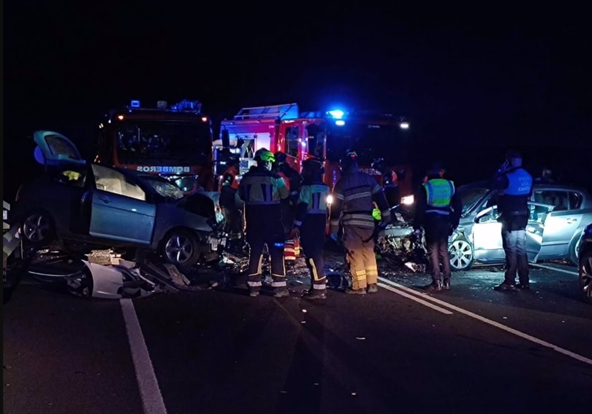 Una mujer fallecida y dos heridos de gravedad en una colisión frontal entre dos turismos en Lanzarote