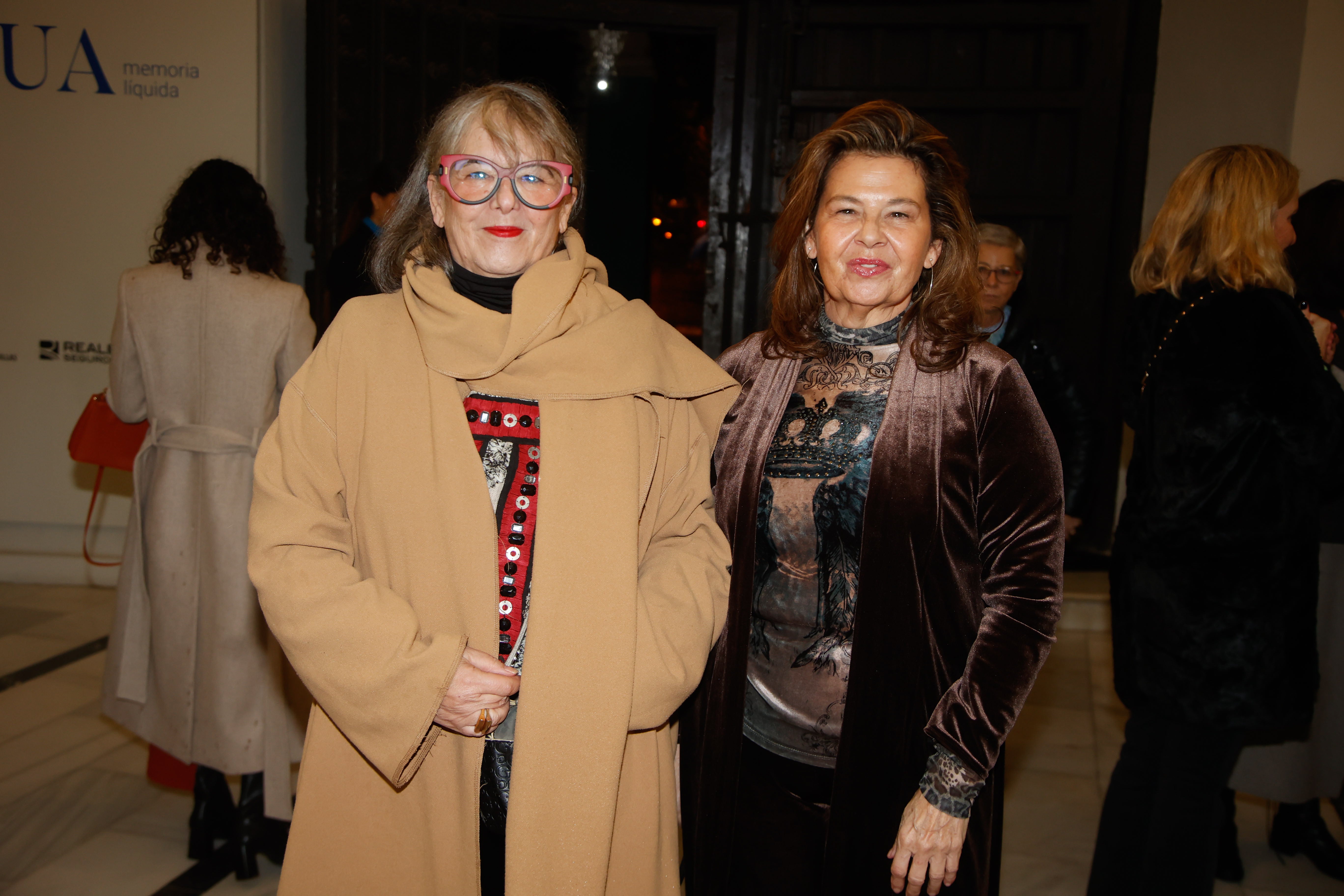 Veronica Alvarez y Ana Pontijas