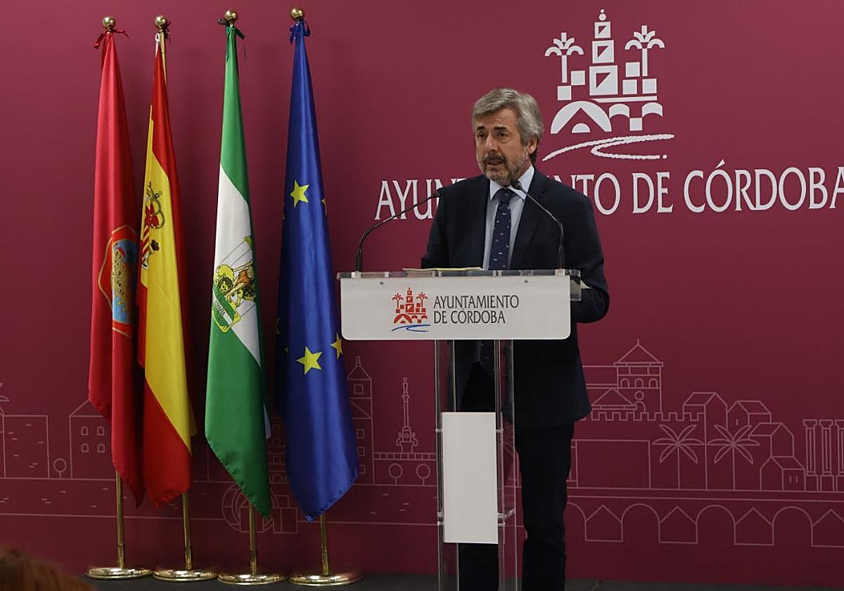 El concejal de Presidencia, Miguel Ángel Torrico, durante una comparecencia en el Ayuntamiento
