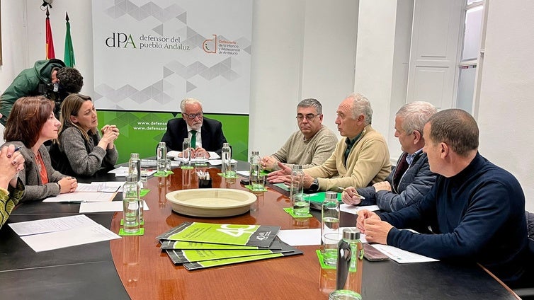 Los sindicatos piden la intervención «urgente» del Defensor del Pueblo Andaluz ante la «grave situación» de la sanidad pública