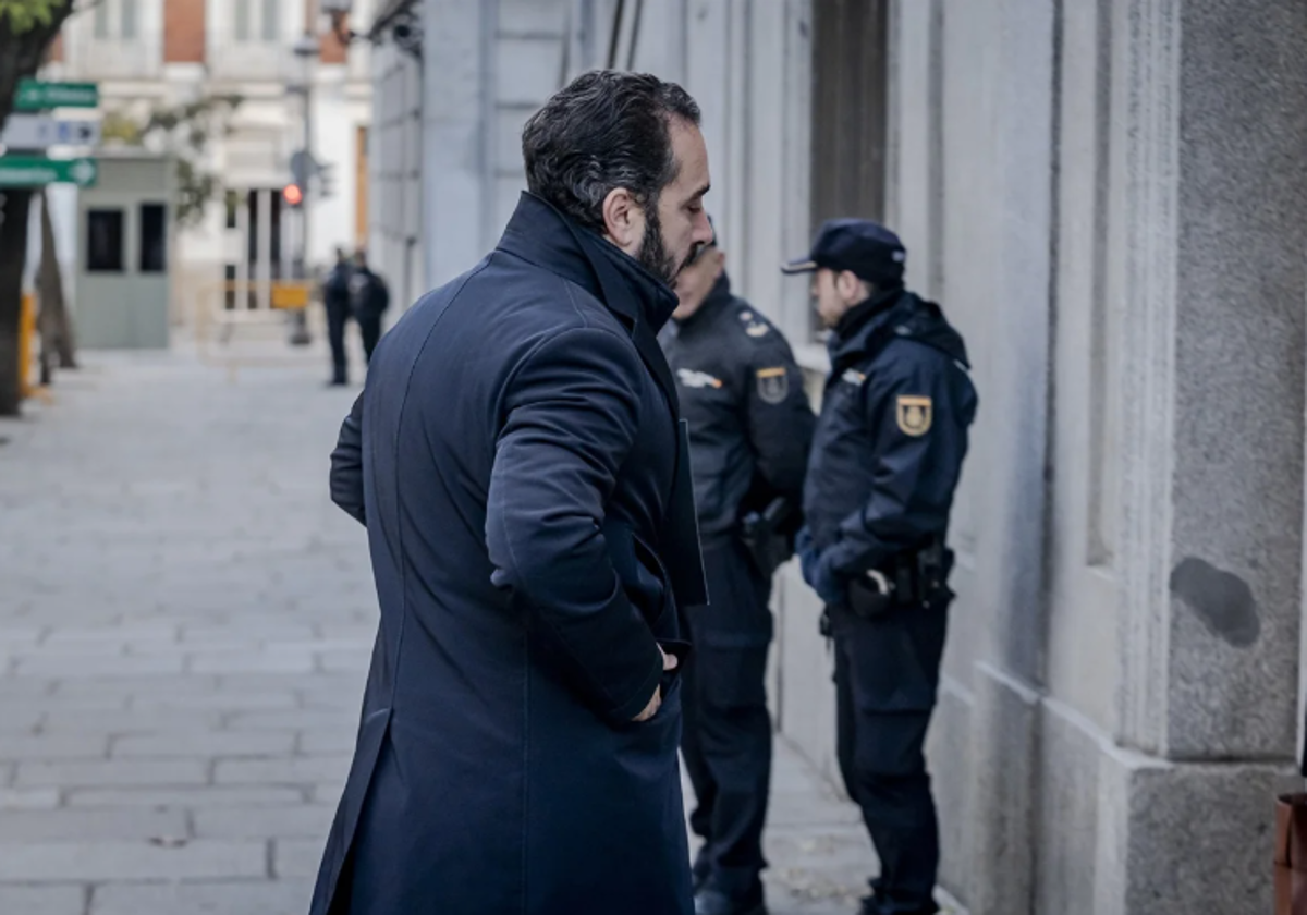 Víctor de Aldama a su entrada en el Tribunal Supremo