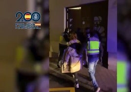 Detenida una pareja por robar y amenazar con un cuchillo  a varios taxistas en Madrid