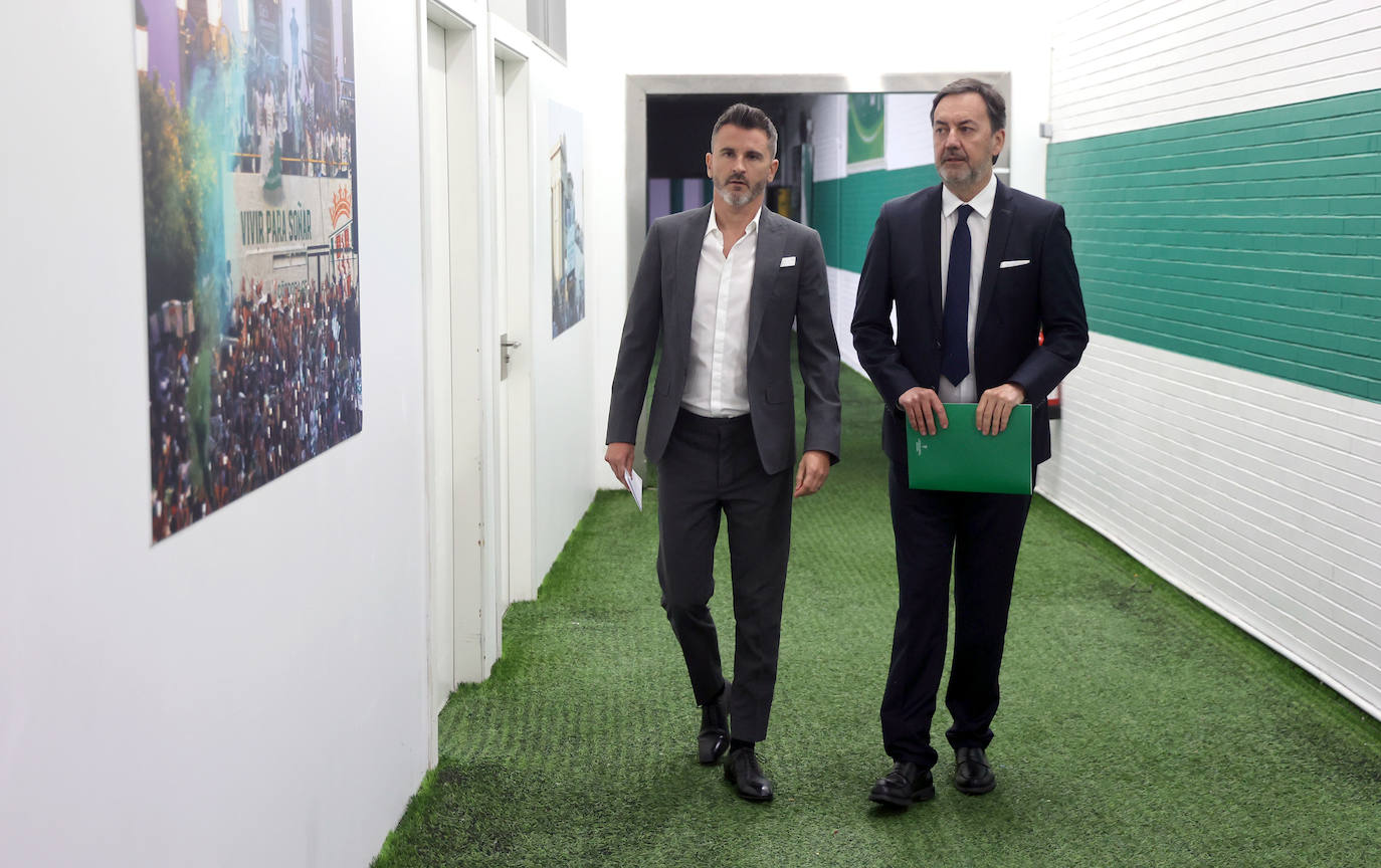 El acuerdo de renovación de Iván Ania con el Córdoba CF, en imágenes