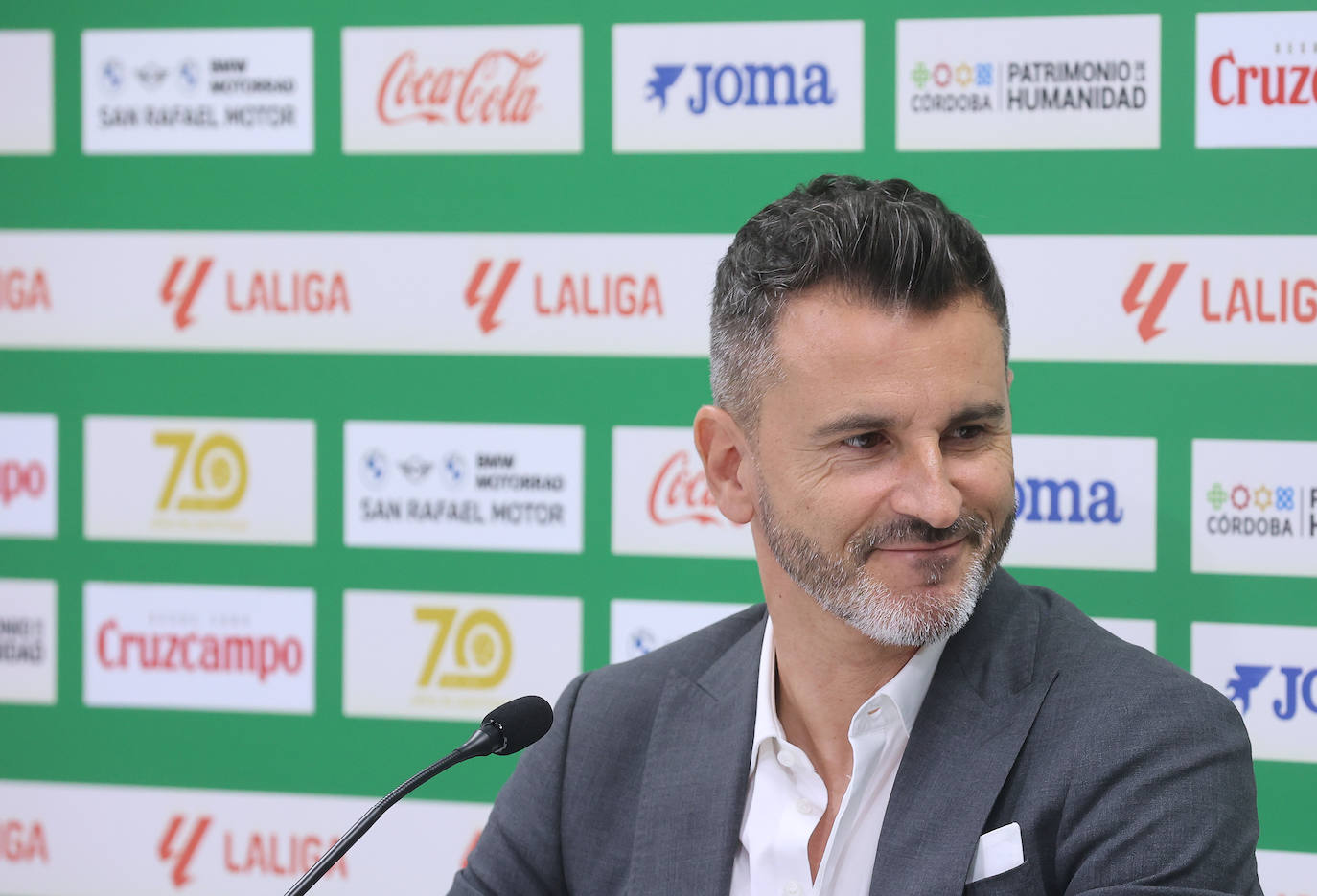 El acuerdo de renovación de Iván Ania con el Córdoba CF, en imágenes