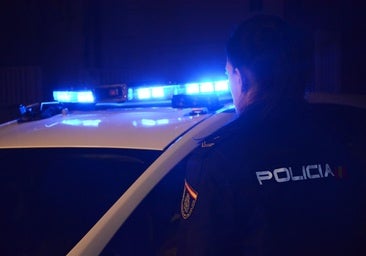 Un policía fuera de servicio detiene a un hombre por intentar matar a su pareja en plena calle