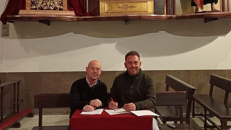 Manuel López y Antonio Villar firman en la iglesia de Capuchinos el contrato para concluir el guion franciscano