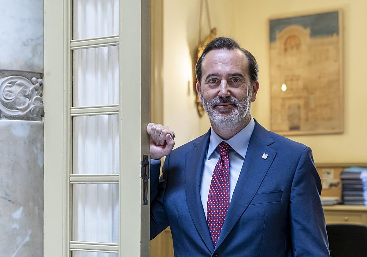 El presidente del Parlamento balear, Gabriel Le Senne, en su despacho