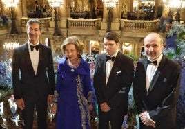 Doña Sofía asiste en París a la gala del 150 aniversario de la Ópera Garnier