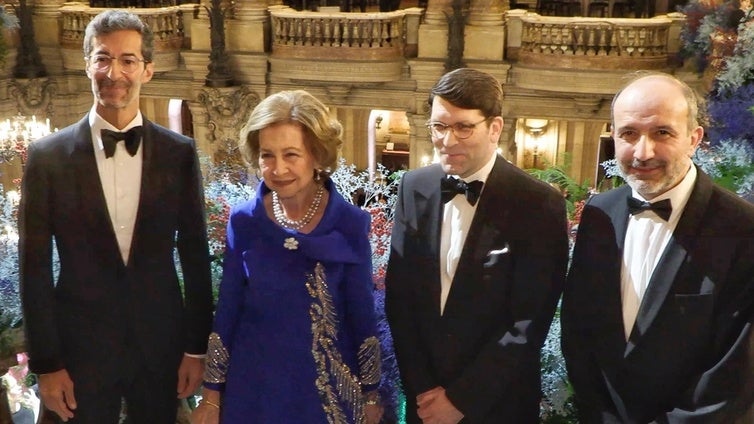 Doña Sofía asiste en París a la gala del 150 aniversario de la Ópera Garnier