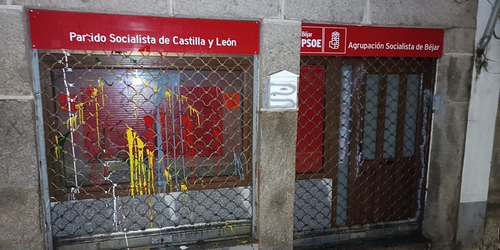 Segundo acto vandálico en una semana contra la sede del PSOE de Béjar (Salamanca): «No nos van a callar»