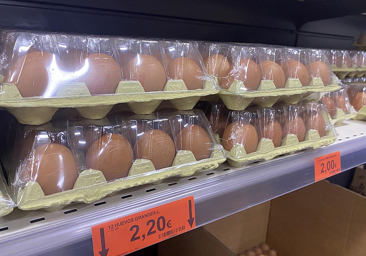 Imagen de archivo de huevos a la venta en un supermercado de Mercadona