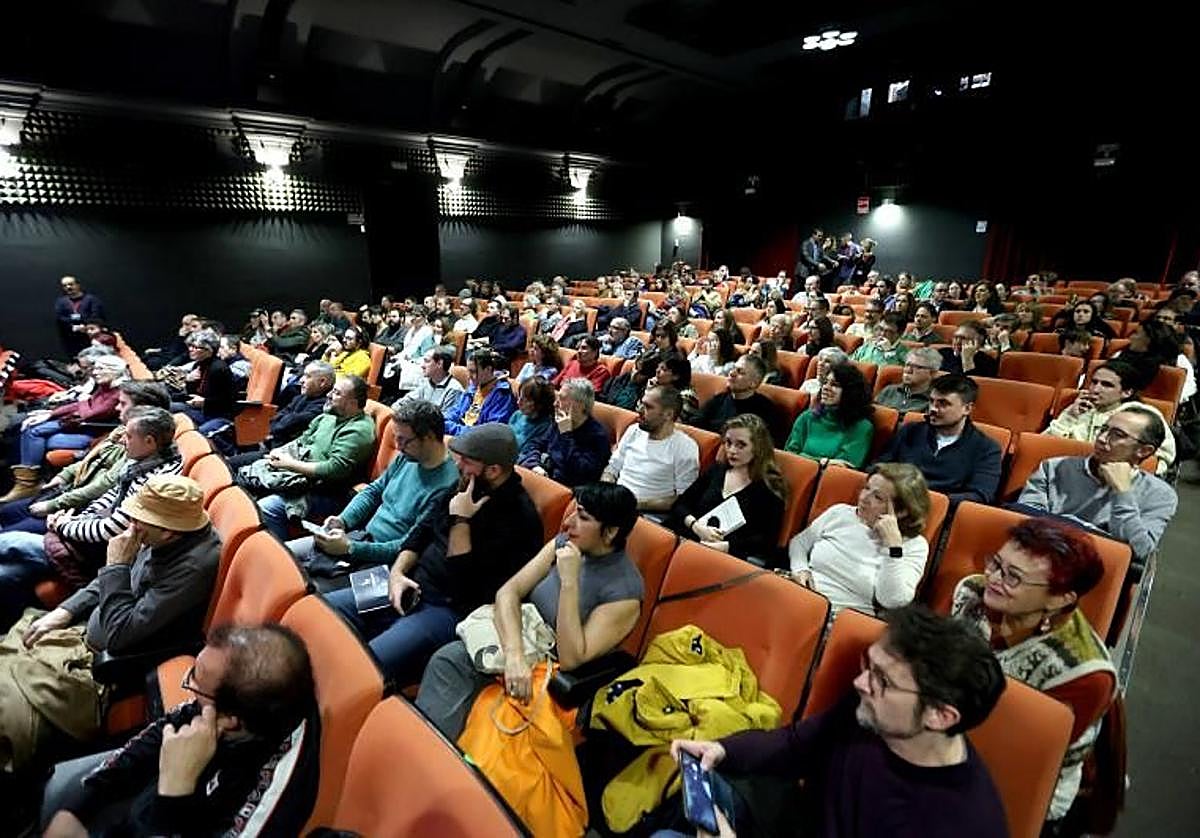 Público en la Filmoteca de Andalucía.