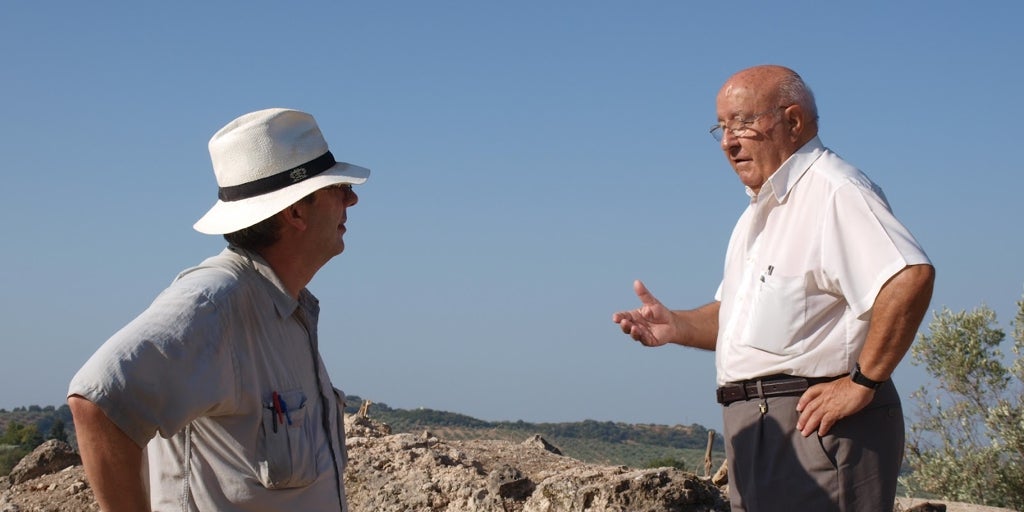 Muere a los 94 años Julián García García, el impulsor de las excavaciones de la villa del Mitra en Cabra