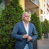 Pons llama «ogro naranja» y «macho alfa de una manada de gorilas» a Trump y Vox exige su cese al PP