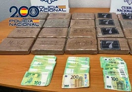 Desarticulada una organización criminal que introducía en Barajas cocaína escondida en maletas