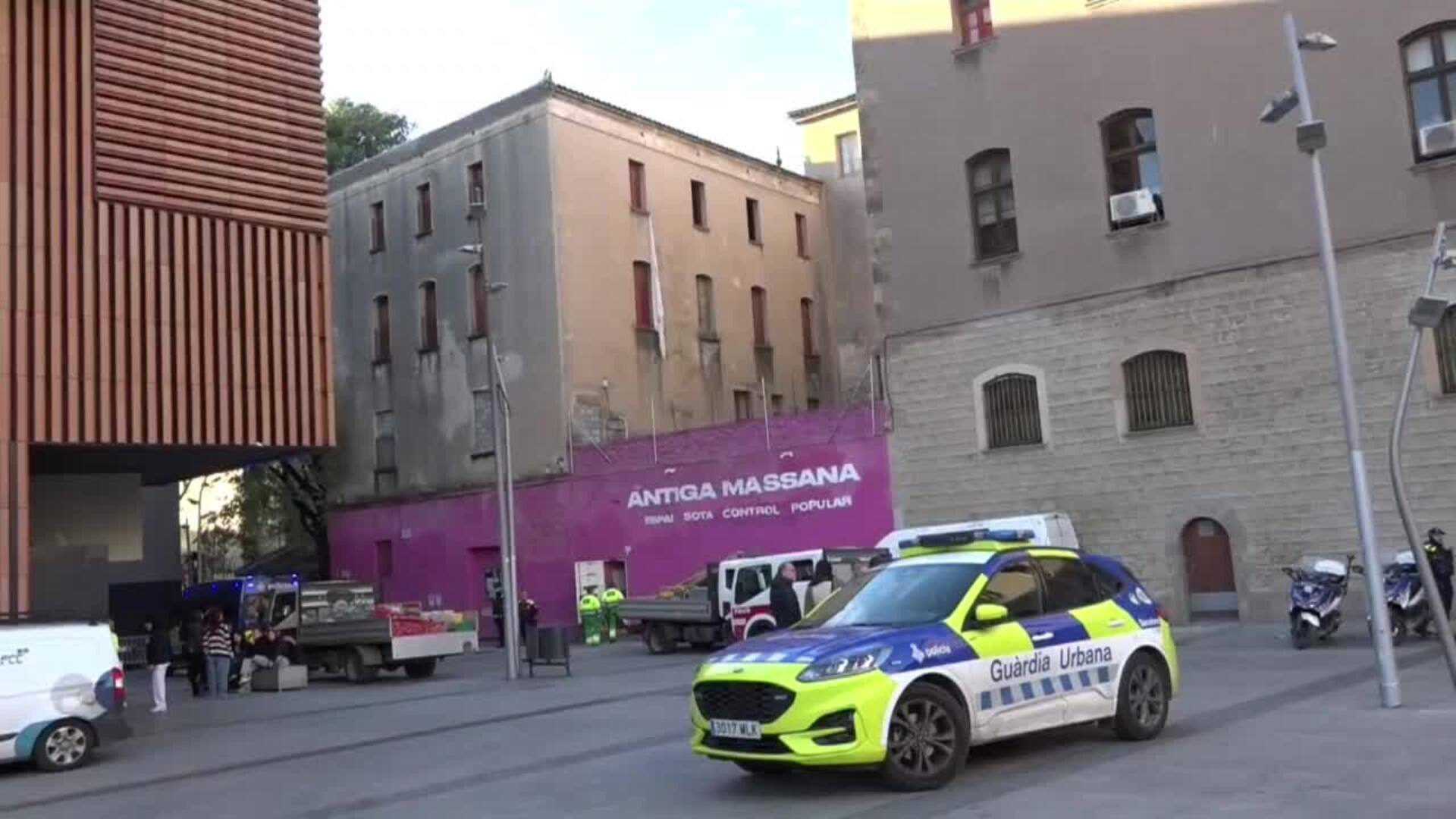 El Raval se recupera tras una tensa protesta por el desalojo de la ...