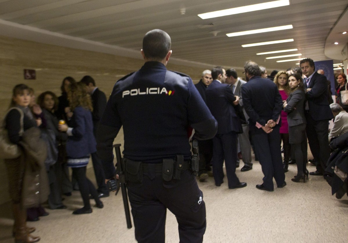 La Policía Nacional interviene tras denuncias de fraude en unas elecciones al Colegio de Abogados de Madrid