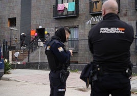 Frente policial para que un solo juzgado agrupe los 121 expedientes del hotel okupa: «Trafican con drogas y hay bandas latinas»