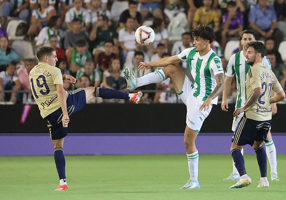 Jude Soonsup-Bell durante un partido con el Córdoba