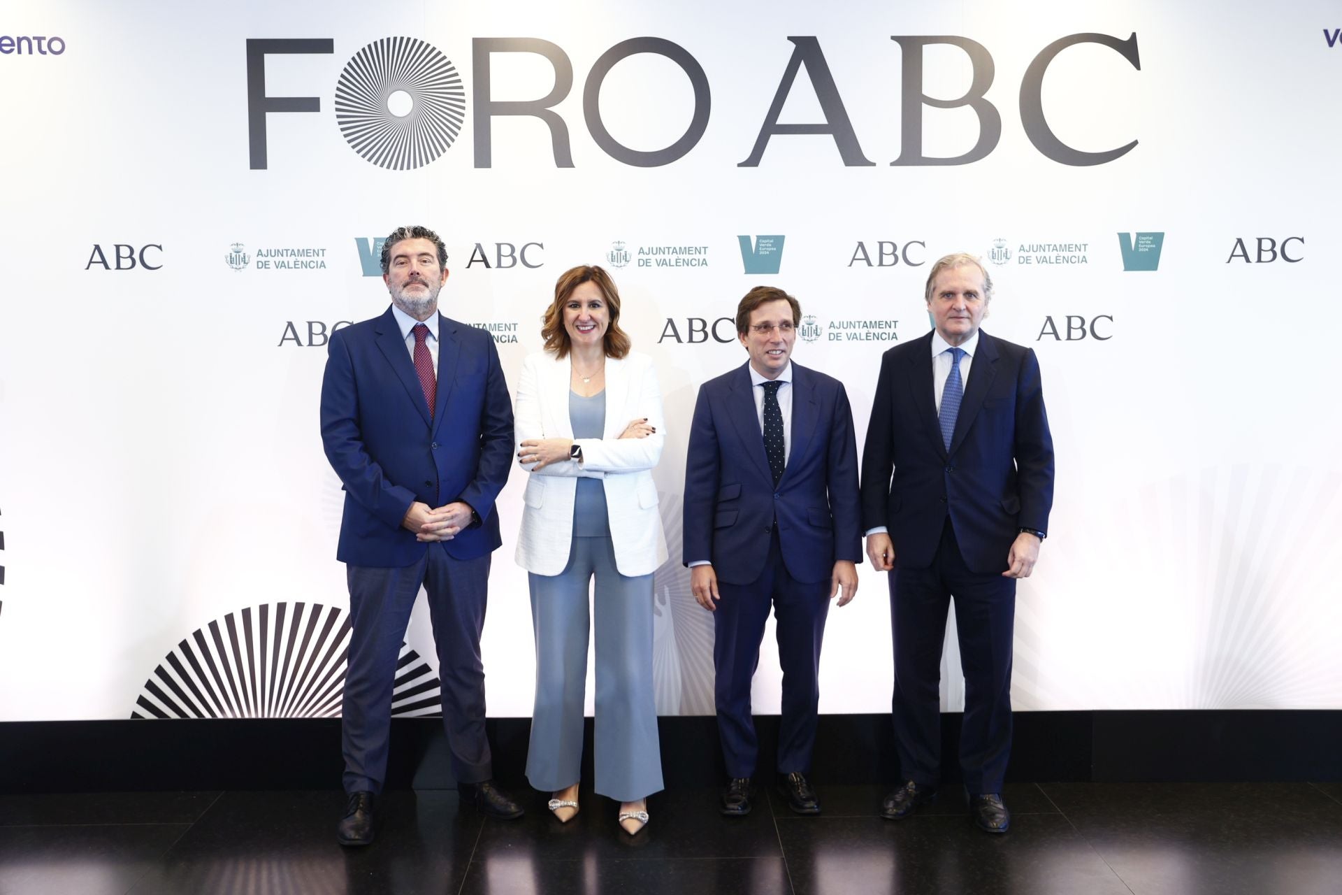 De izquierda a derecha: el director de ABC, Julián Quirós; la alcaldesa de Valencia, María José Catalá; el alcalde de Madrid, José Luis Martínez-Almeida; y el presidente de Vocento, Ignacio Ybarra