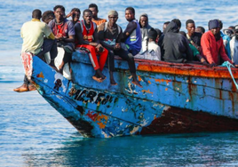 Condenado a cuatro años de cárcel  el patrón de un cayuco que llegó a Tenerife con 45 migrantes