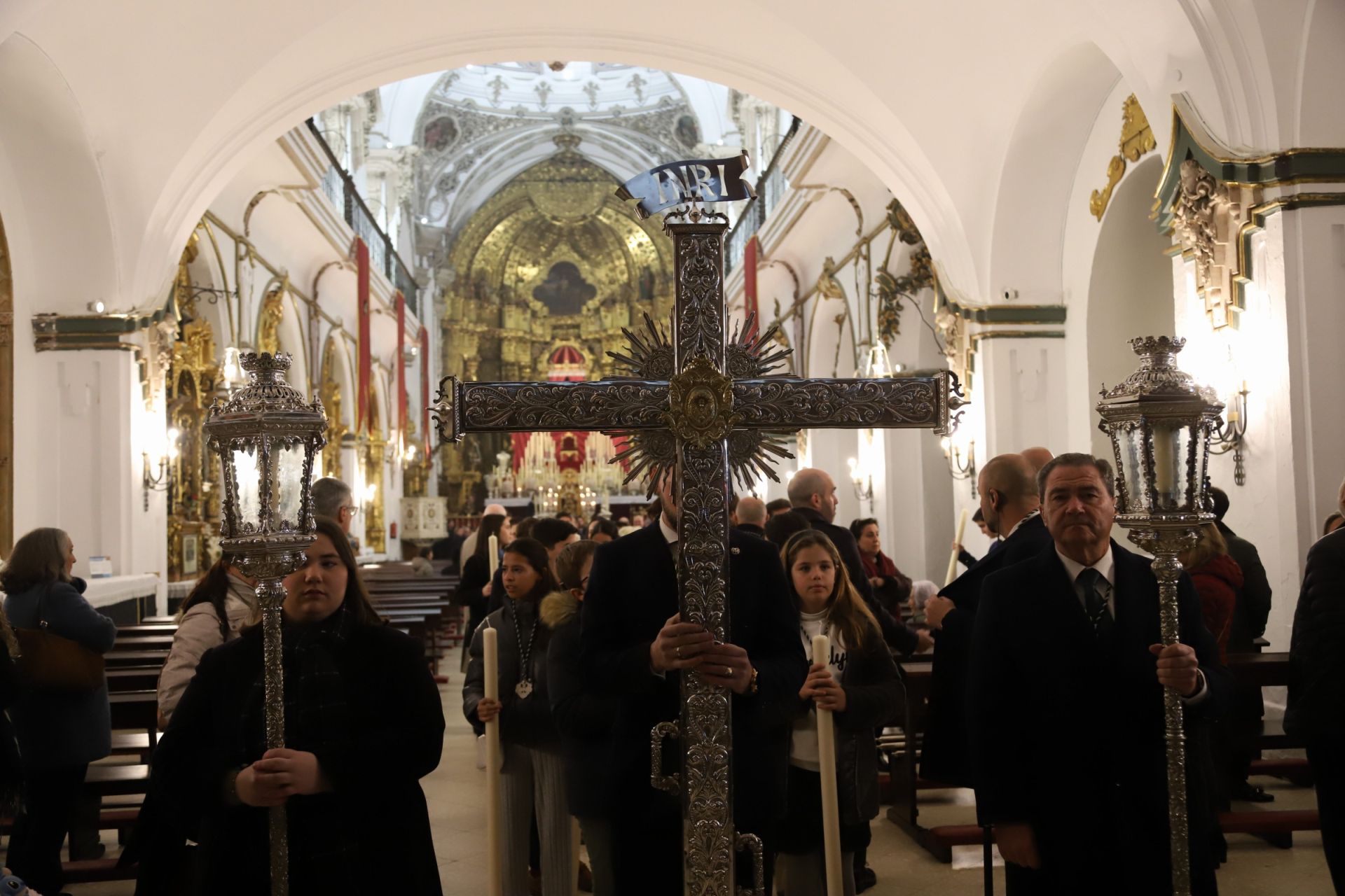 La misa y el rosario vespertino con la Virgen de la Candelaria de Córdoba, en imágenes