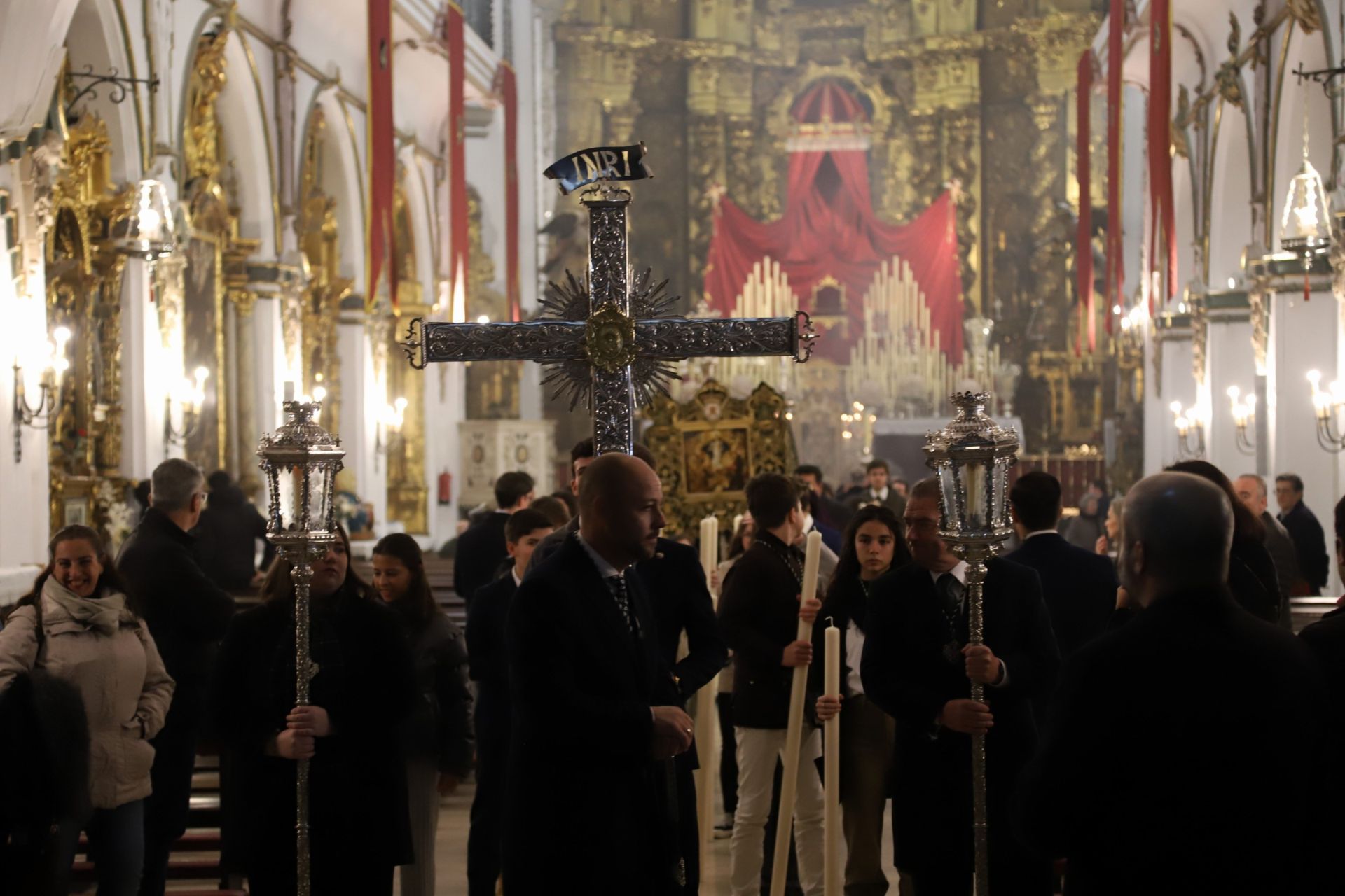 La misa y el rosario vespertino con la Virgen de la Candelaria de Córdoba, en imágenes