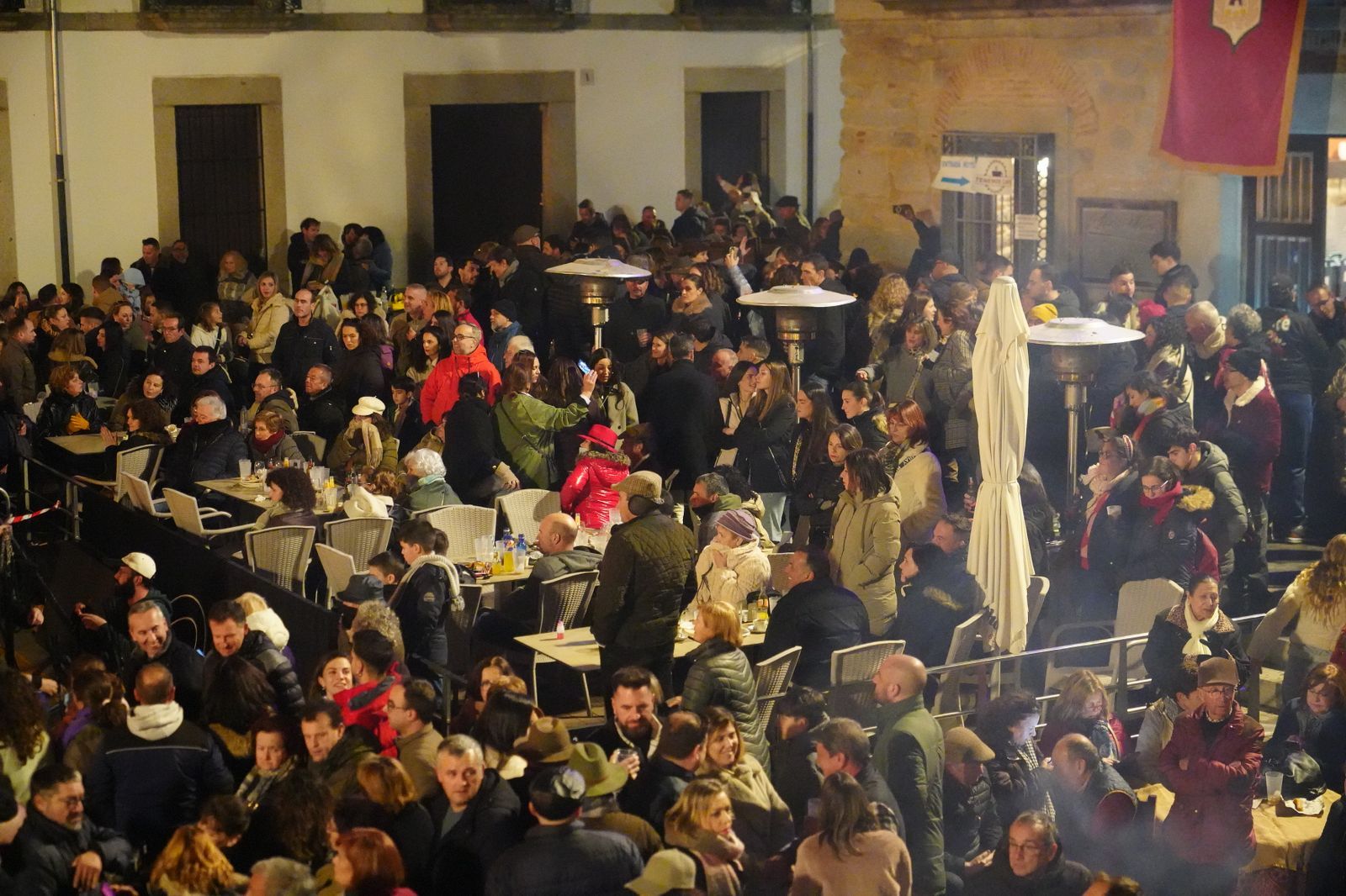 La impresionante Fiesta de la Candelaria de Dos Torres, en imágenes