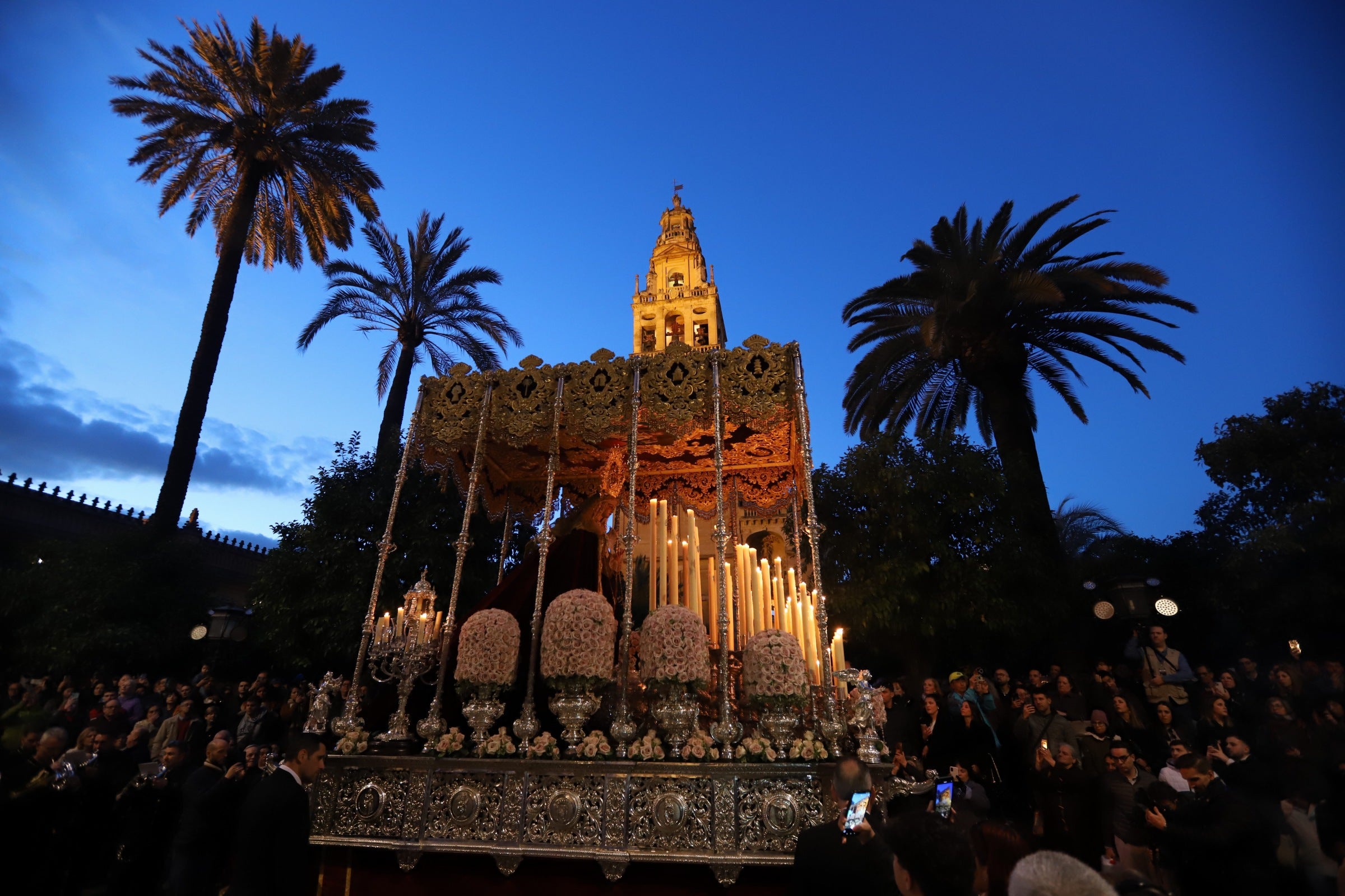 La procesión de la Virgen de la Candelaria de Córdoba, en imágenes