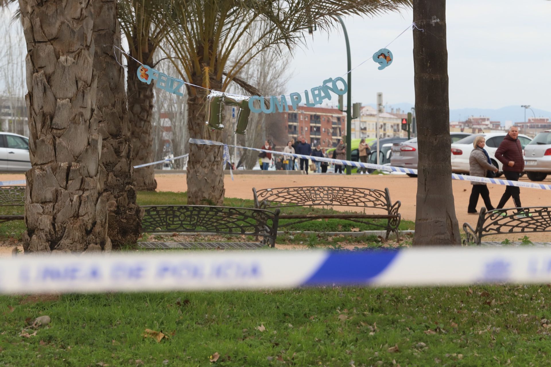 La Policía Nacional blinda el Arenal en Córdoba tras la muerte de un menor, en imágenes