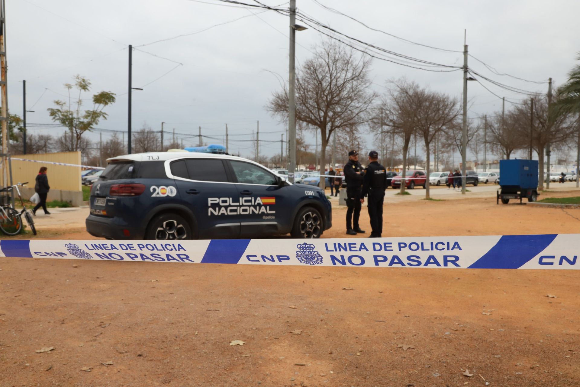 La Policía Nacional blinda el Arenal en Córdoba tras la muerte de un menor, en imágenes